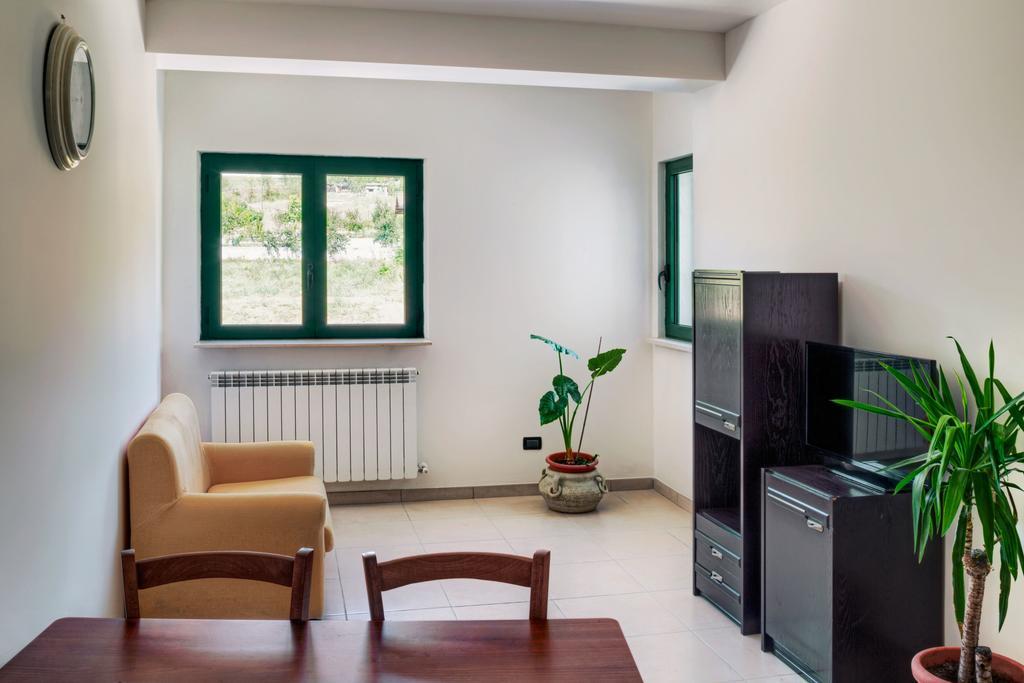 Poggio Picenze Agriturismo Statale 17 מראה חיצוני תמונה